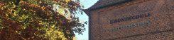 Grundschule Am Bahnhof im Herbst