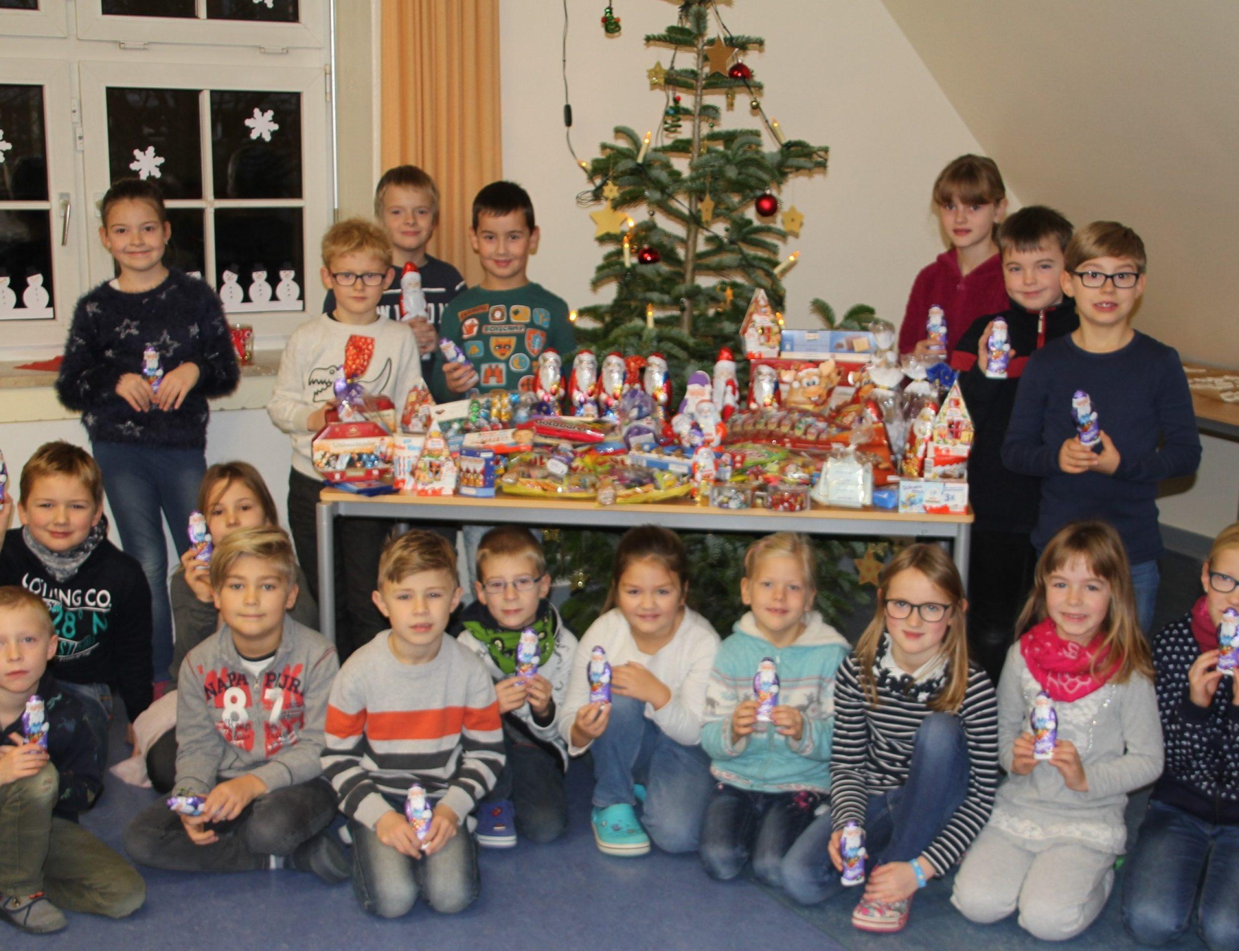 Viele Süßigkeiten wurden bei der Spendenaktion des Kinderschutzbundes, OV Bad Bramstedt,
