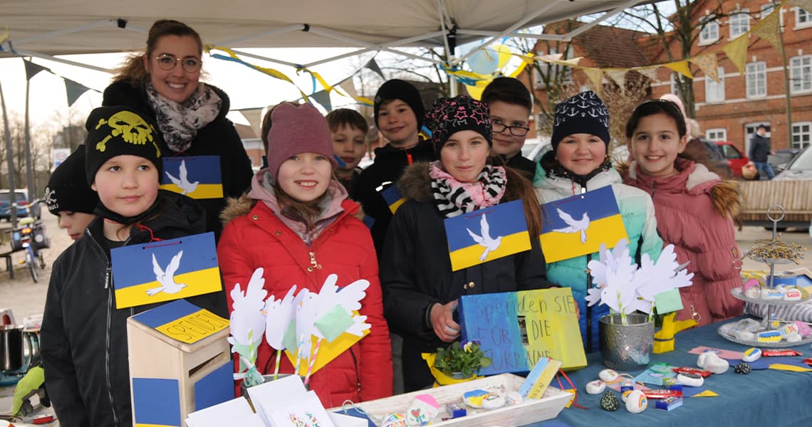 Wir halten zusammen. Gemeinsame Spendenaktion für Geflüchtete aus der Ukraine.