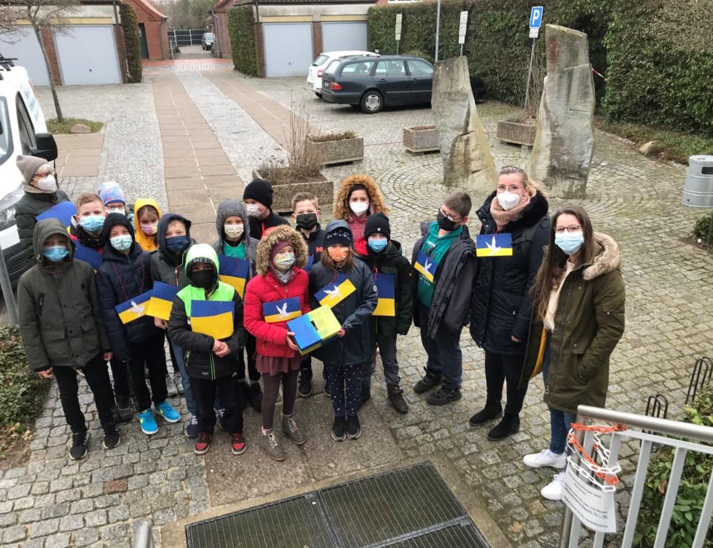 Wir halten zusammen. Gemeinsame Spendenaktion für Geflüchtete aus der Ukraine.